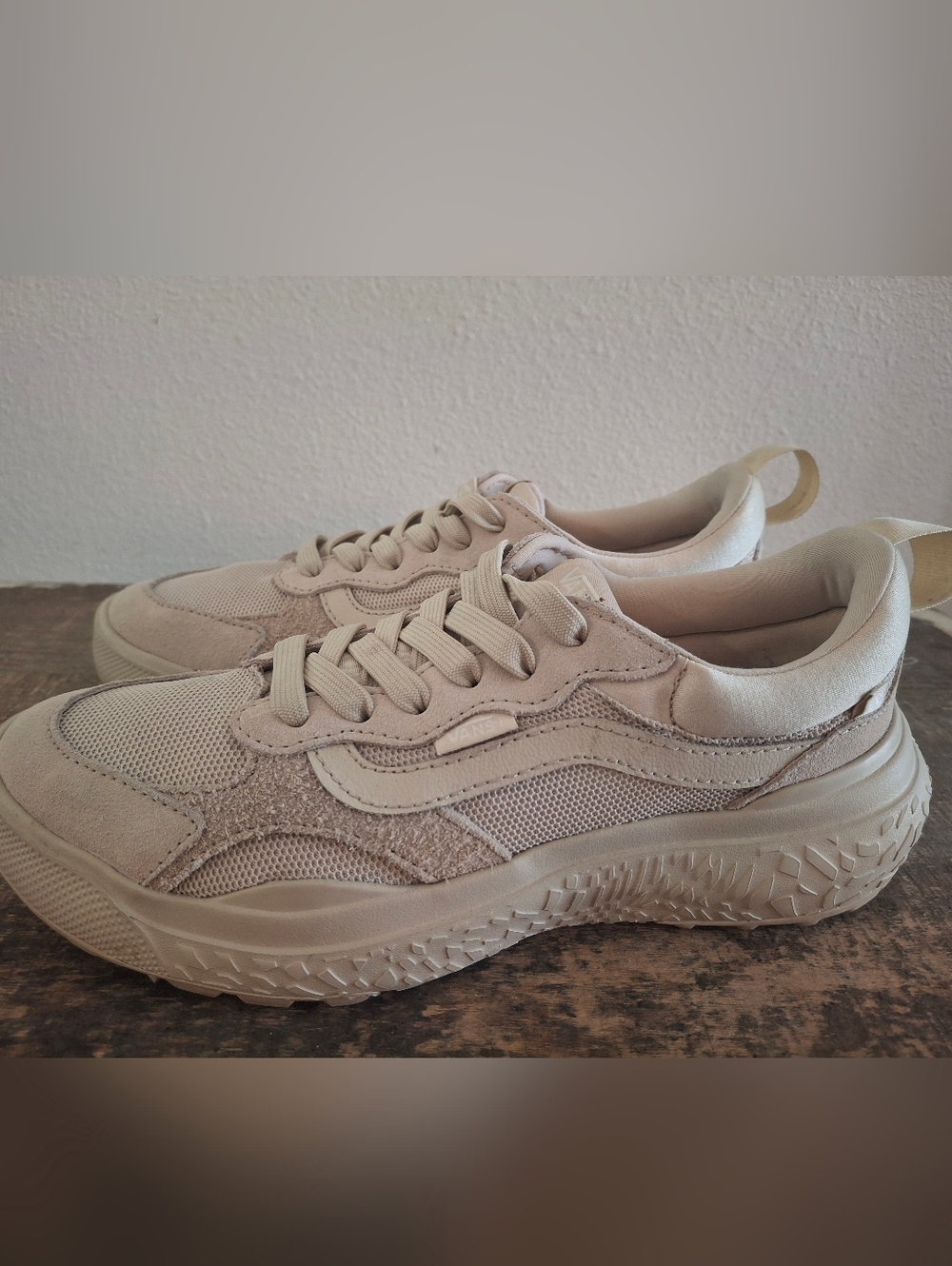 Vans Ultr- Range Neo VR3 In Beige